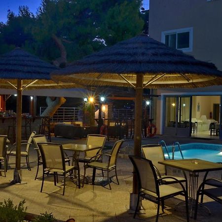 Hotel Magda Agia Marina  외부 사진
