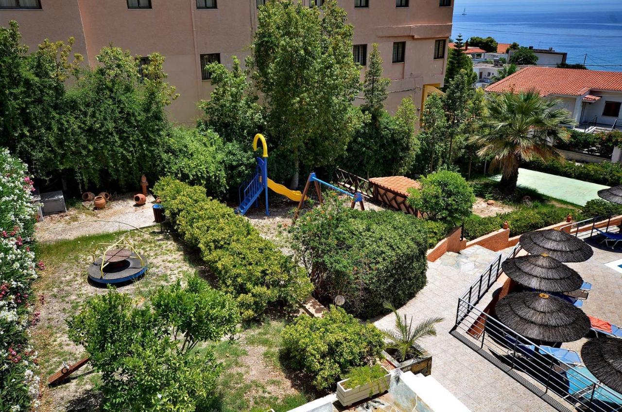 Hotel Magda Agia Marina  외부 사진